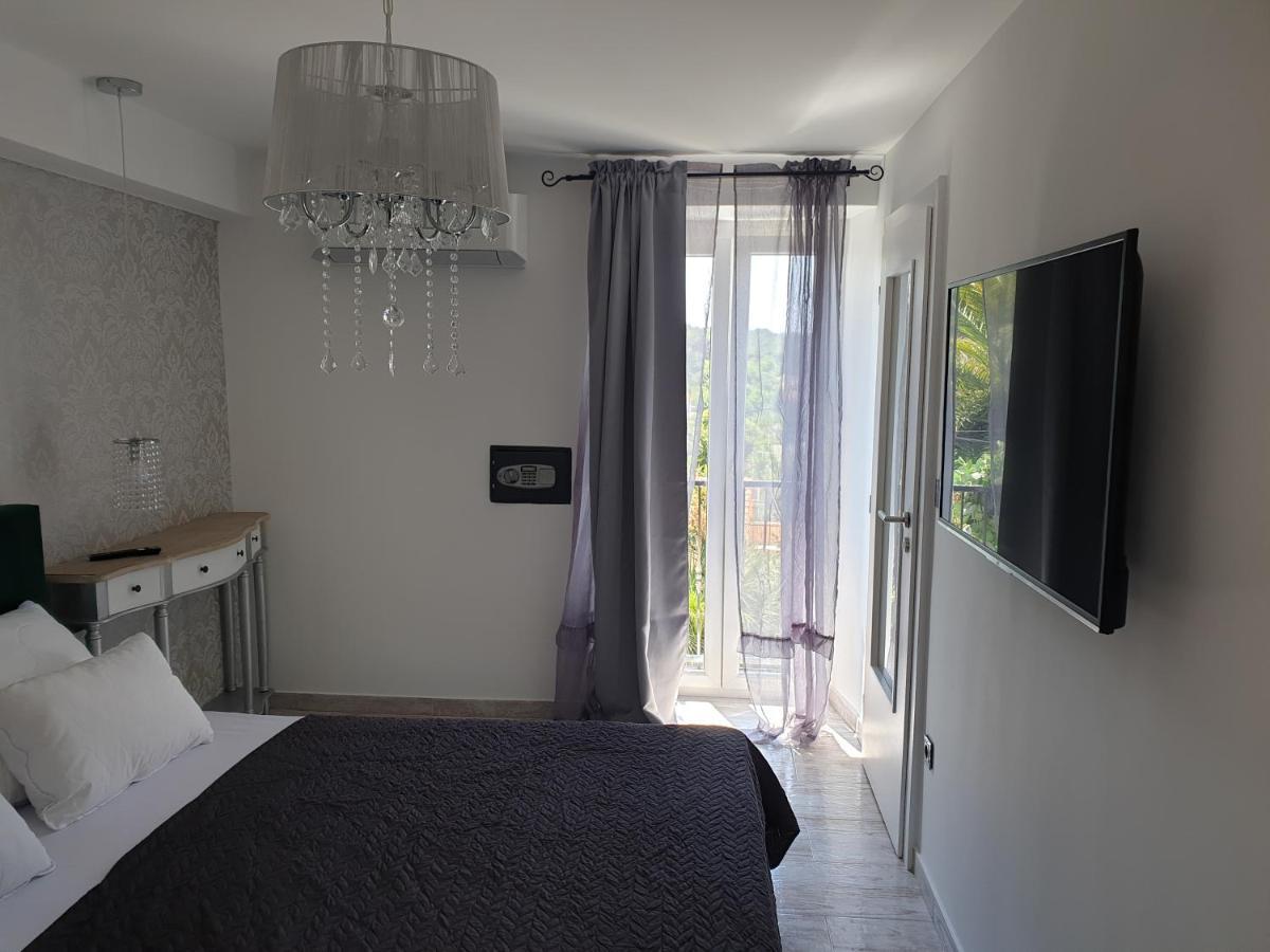 Castel Apartment มาลีโลชินจ์ ภายนอก รูปภาพ