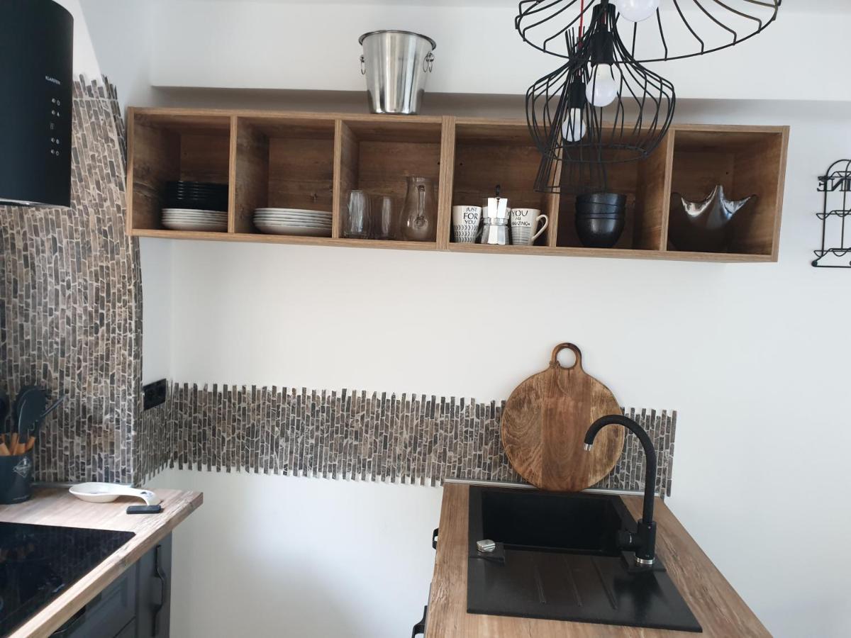 Castel Apartment มาลีโลชินจ์ ภายนอก รูปภาพ