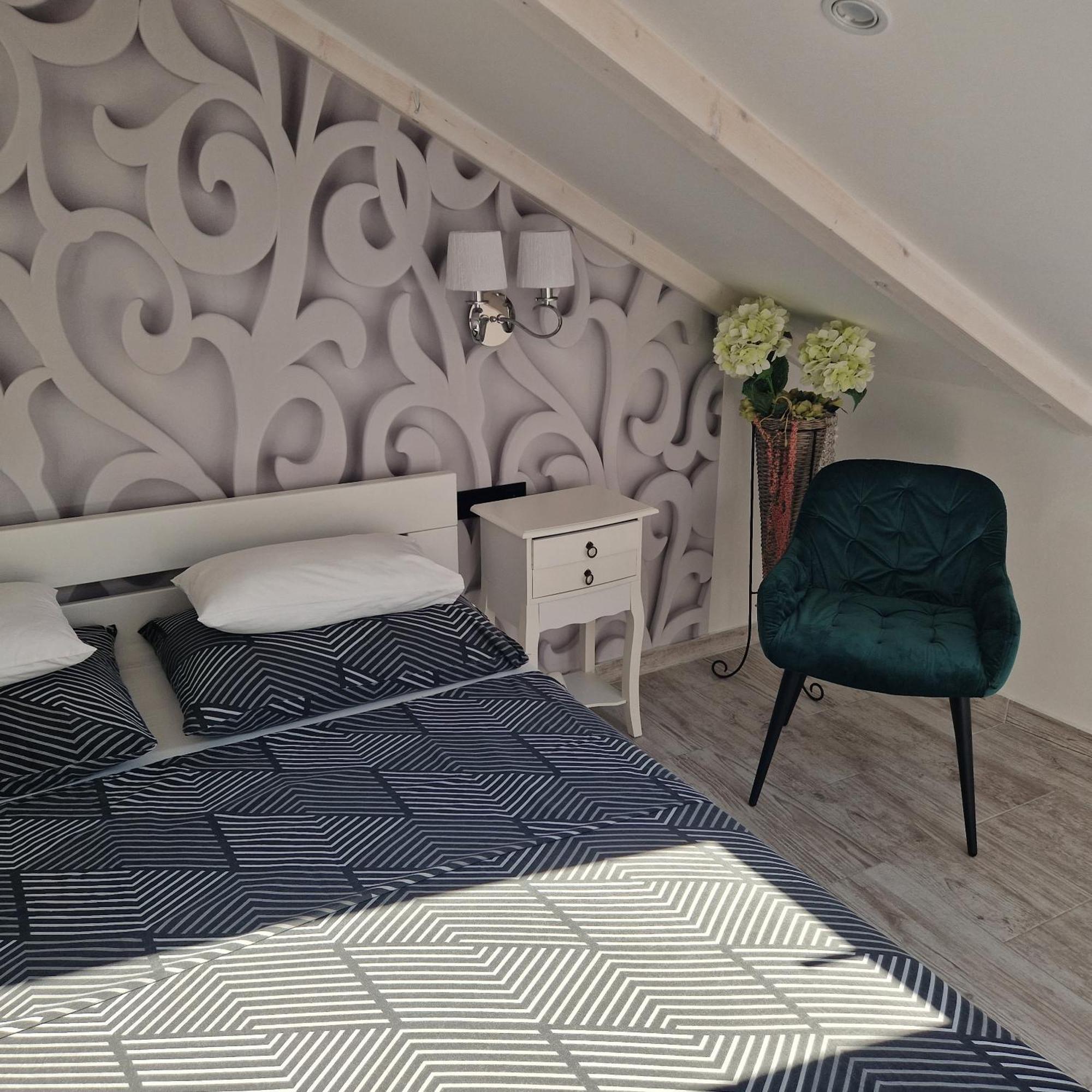 Castel Apartment มาลีโลชินจ์ ภายนอก รูปภาพ